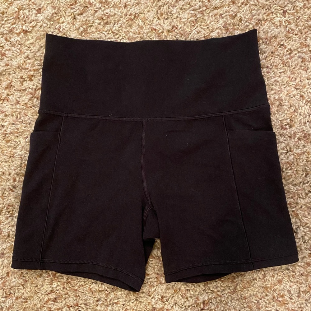 Salutation Stash Pocket 5” Short